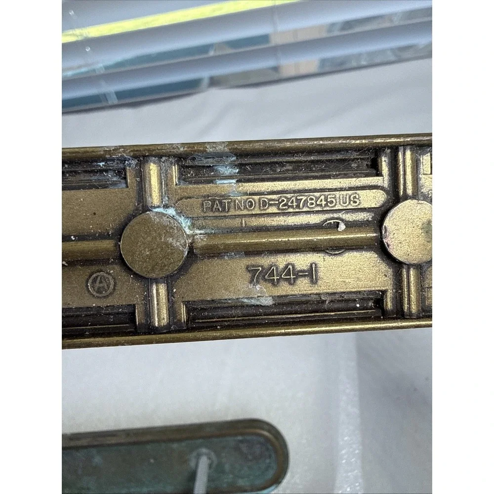 5 VTG. AMEROCK BRASS/WHITE, 5